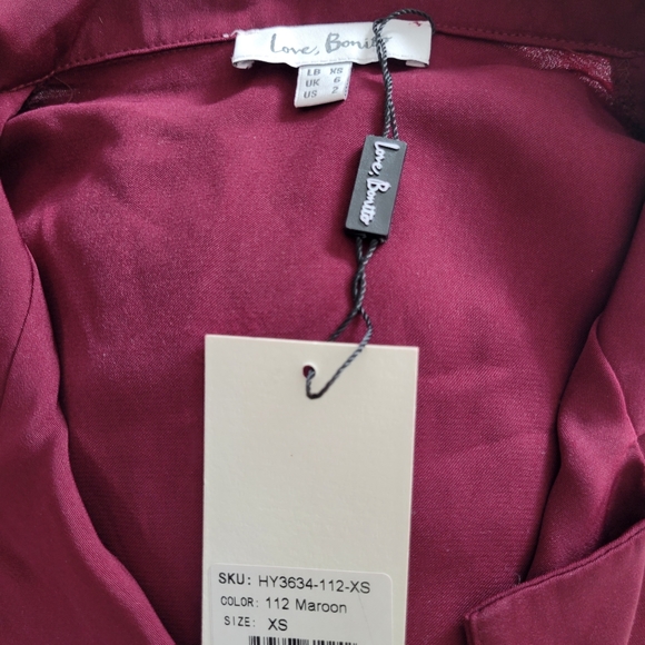 NWT red burgrundy crop top blouse by Love Bonito - Picture 8 of 9